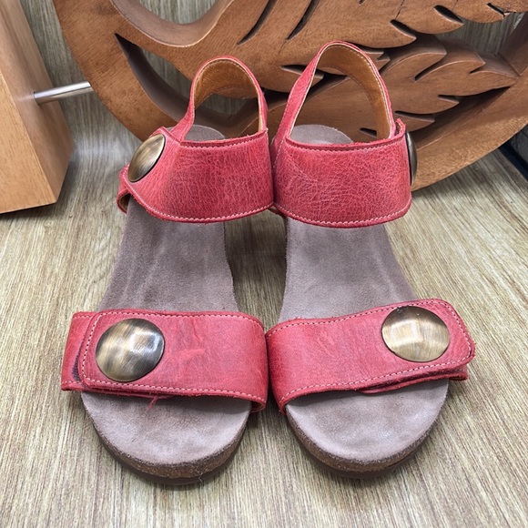 TAOS Double Strap Wedge Sandals - 39 (coral) - Picture 2 of 9